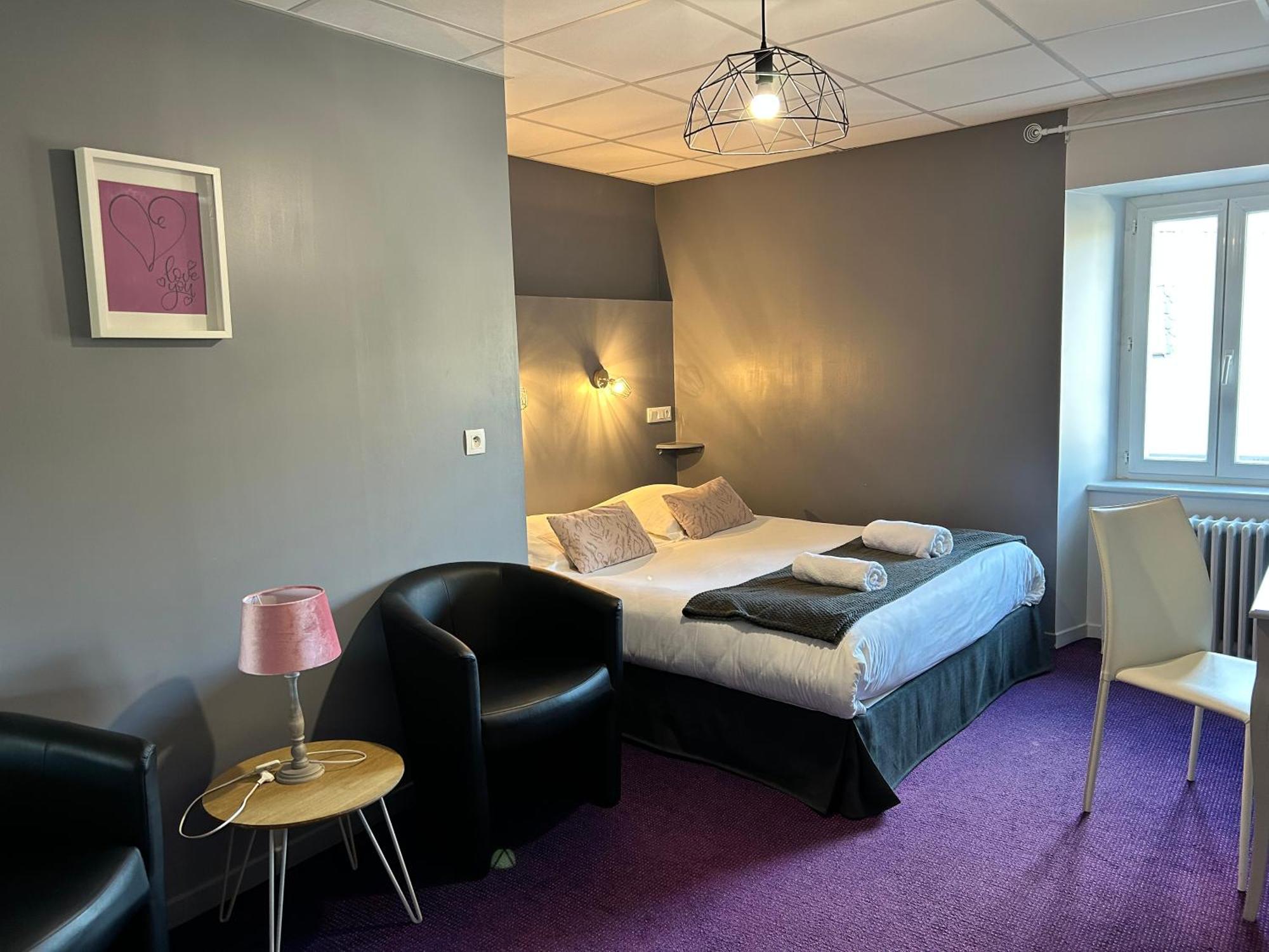 Logis De Paris 3*